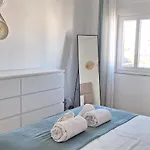 Timi's House - Espacoso A 350 M Da E Centro Da Velha 阿尔布费拉