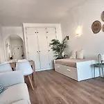 Apartment Timi's House - Espacoso A 350 M Da E Centro Da Velha Albufeira