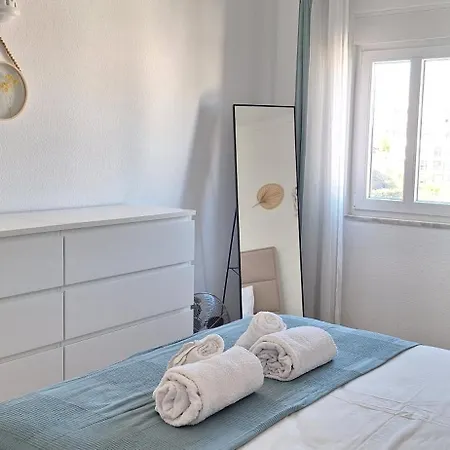 Timi's House - Espacoso A 350 M Da E Centro Da Velha Albufeira