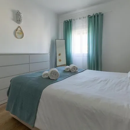 Timi's House - Espaçoso A 350 M Da E Centro Da Velha Appartement Albufeira